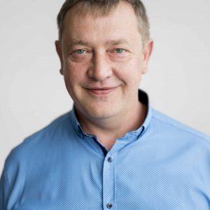 portrait-man-with-blue-shirt